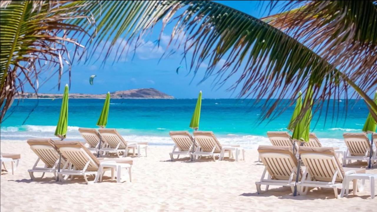 Top Floor Unit 520 Ft2 - 48 M2 With Stunning Dominant View On Ocean, St Barth, Orient Bay Cul de Sac Exterior photo